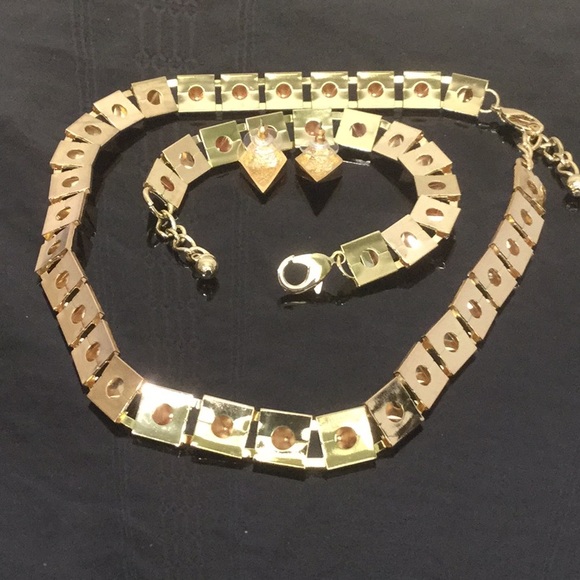 GoldTonePolished12mmPyramid Shaped Nckl,Braclt,Ear - Picture 8 of 8